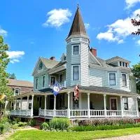 Hummingbird Inn، فندق في إيستون
