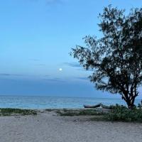 Romantic Mediterranean beach house, hotel di Dar es Salaam