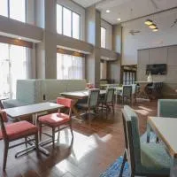 Hampton Inn & Suites Bay City، فندق في باي سيتي