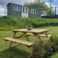 The Journeyman Luxury Shepherds Hut