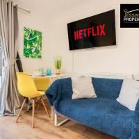 Bright and Cosy Studio Apartment by Jesswood Properties Short Lets With Free Parking Near M1 & Luton Airport, hotel i nærheden af London Luton Airport - LTN, Luton