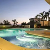 Super casa, la mejor vista de Huatulco, отель в городе Танголунда