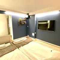 Extraordinary apartment with double shower, hotel em Norrahammar