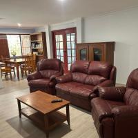 Single room share bathroom and kitchen, хотел близо до Летище Jandakot - JAD, Пърт