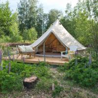 Fristad Glamping Tent Vitsand, hotelli kohteessa Gunsjögården