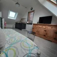 studio carrefour des plages cote d'emeraude, hotel v destinácii Bourseul