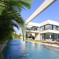 Breathtaking Villa w Pool & Sauna Near the Beach by Sea N' Rent