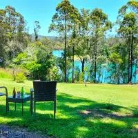 The Glade, peace among the trees on the river, hotel in Urunga
