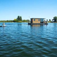 Lovely houseboat in Kinrooi with terrace