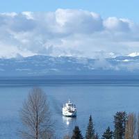 Four Seasons Private Villa, Powell River-flugvöllur - YPW, Powell River, hótel í nágrenninu