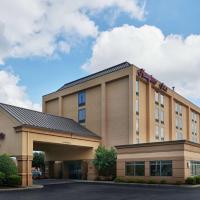 Hampton Inn Newport News-Yorktown、ニューポートニューズにあるニューポートニューズ・ウィリアムズバーグ国際空港 - PHFの周辺ホテル