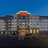 Hampton Inn & Suites Newport/Cincinnati, KY, hotelli kohteessa Newport