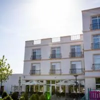 Unique Garden Hotel, hotel di Braila