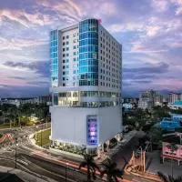 Embassy Suites By Hilton Sarasota, хотел в Сарасота