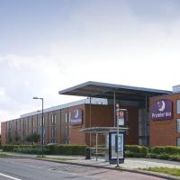 Premier Inn London Heathrow Airport T2 & T3 - Bath Road, hotel in Hillingdon