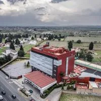 Suites Inn la Muralla Hotel & Spa、トルーカのホテル