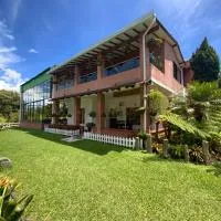 Finca Hotel 12 Palmas- Aeropuerto JMC, hotel v destinaci Rionegro