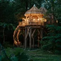 Les Cabanes Girondines-Lodges & Spa, hotell i Martillac