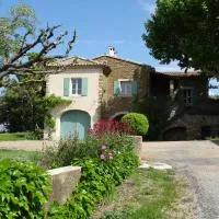 Les Saffres - gîte de charme pour 12 personnes, hotel u gradu Valrea