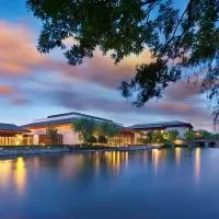 Hilton Shanghai Songjiang Guangfulin, hotel in Songjiang