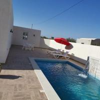 Villa Shams - with Pool, hotel cerca de Aeropuerto Internacional de Yerba-Zarzis - DJE, Mellita