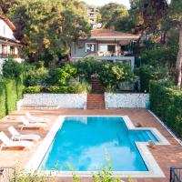 Homie Suites - 3br villa w pool in Heybeliada, hotell i Adalar