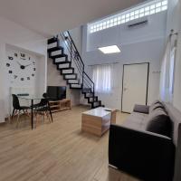 SKG City Loft, отель в Салониках, в районе Charilaou