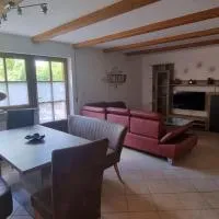 Roberts Ferienwohnung im Hammerbachtal, hotel en Offenhausen