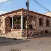 Los olivares de Rober, hotel v mestu Polán