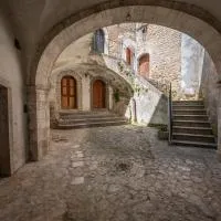 La torretta sul cortile, отель в городе Monteroduni