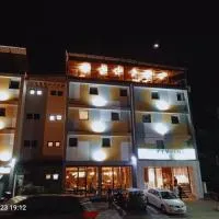FLY INN Madagascar HOTEL - Navette GRATUITE H24 - à 300m de l'Aéroport International Ivato-Antananarivo, hotel sa Ivato