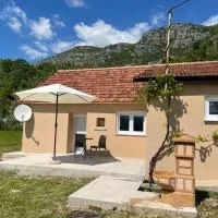 Holiday house ISIDORA, מלון בDanilovgrad