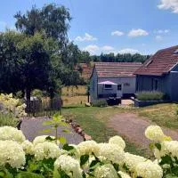 Maison du Grand Moulin، فندق في Saint-Aubin-en-Charollais
