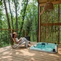 Turenne में, होटल Domaine Wabi sabi lodge - 2 lodges d'exception - forêt