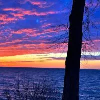 Lakefront Home w/Brilliant Views, hotel di Wilson