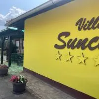 Vila Sunce Morovic، فندق في Morović