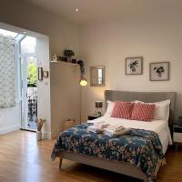 Cute&Cozy Studio Apt in Barons Court