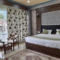 THE JAMAWAR: Srinagar şehrinde bir otel