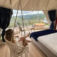 Sanctum Glamping, hotel di Jupâneşti
