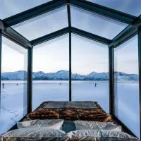 Aera - Glass cabins, отель в Тромсё