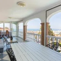 Villa María con Piscina playa y vistas, hotel di Caleta De Velez