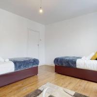 Lovely 3-Bed House in Gillingham