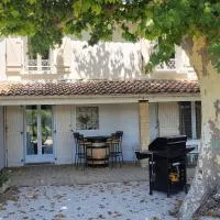 Mas provençal，Sénas的飯店