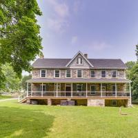 Large Historic Home in Pennsylvania Dutch Country!, hotel berdekatan Chester County G O Carlson Airport - CTH, Coatesville