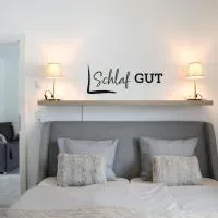 Alpen Apartment mit Dachterrasse & Parkplatz, hotell i Kundl