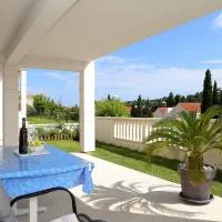Apartmani Krmek, hotelli Mlinissä