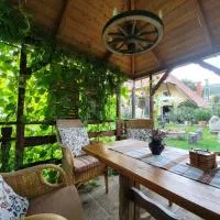 Dália Apartmanok, hotel sa Csopak