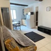 Val Buëch-Méouge में, होटल petit appartement calme en plein centre du village de ribiers