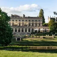 Cowley Manor Experimental, готель у місті Челтнем