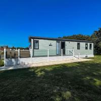 Beautiful Caravan With Decking At Carlton Meres Park, Suffolk Ref 60009cl